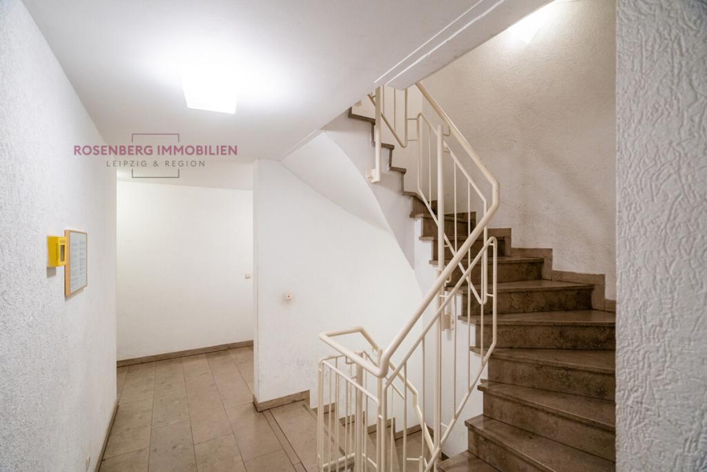 Immobilie in Leipzig / Liebertwolkwitz zu verkaufen_Treppenhaus 