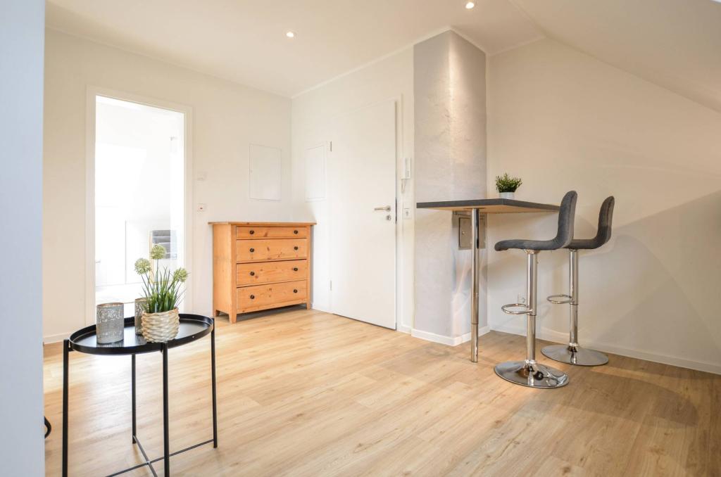 All in: Neubau! voll möbliert und hochwertige ausgestattete 2-Zimmer-Wohnung in Bestlage! - Photo 2