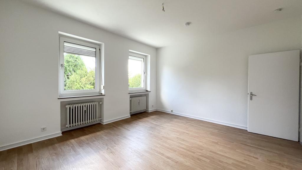 Sanierte 4-Zimmerwohnung mit Altbaucharme und Gartenblick in Bensberg ! - Photo 3