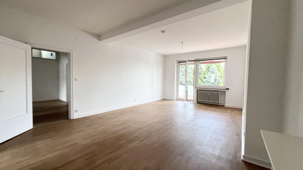 Sanierte 4-Zimmerwohnung mit Altbaucharme und Gartenblick in Bensberg ! - Photo 2