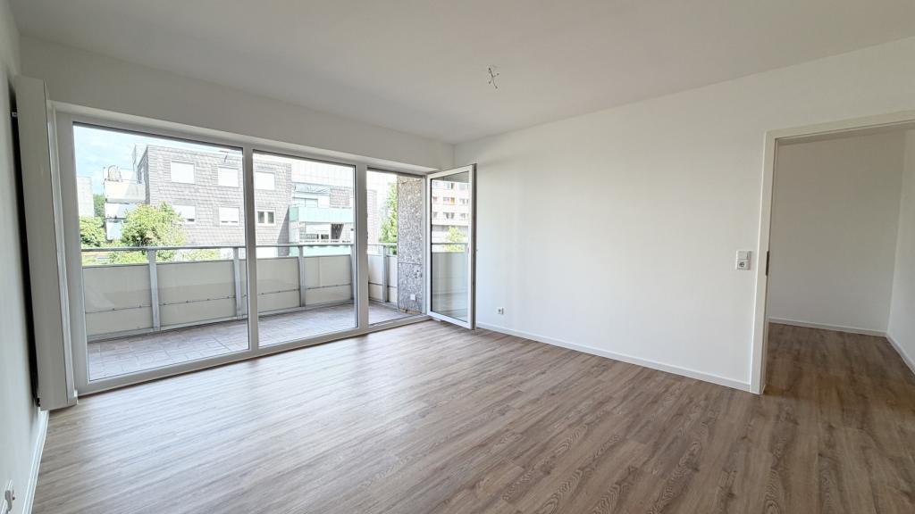 Kernsanierte, barrierearme 2-Zimmer-Wohnung mit großem Balkon, Aufzug und Tiefgaragenstellplatz! - Photo 5