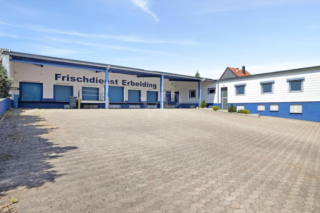 Lagerhalle und Büroräume