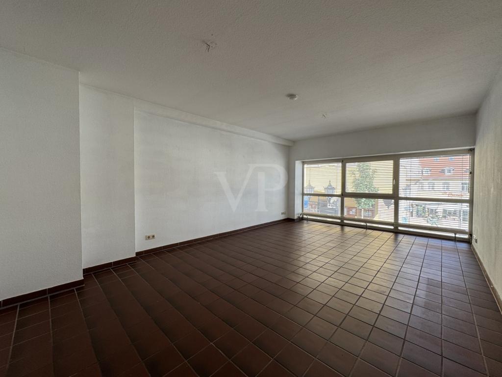 Charmante Einzimmerwohnung in bester Lage - direkt am schönen Marktplatz von Homburg - Photo 1