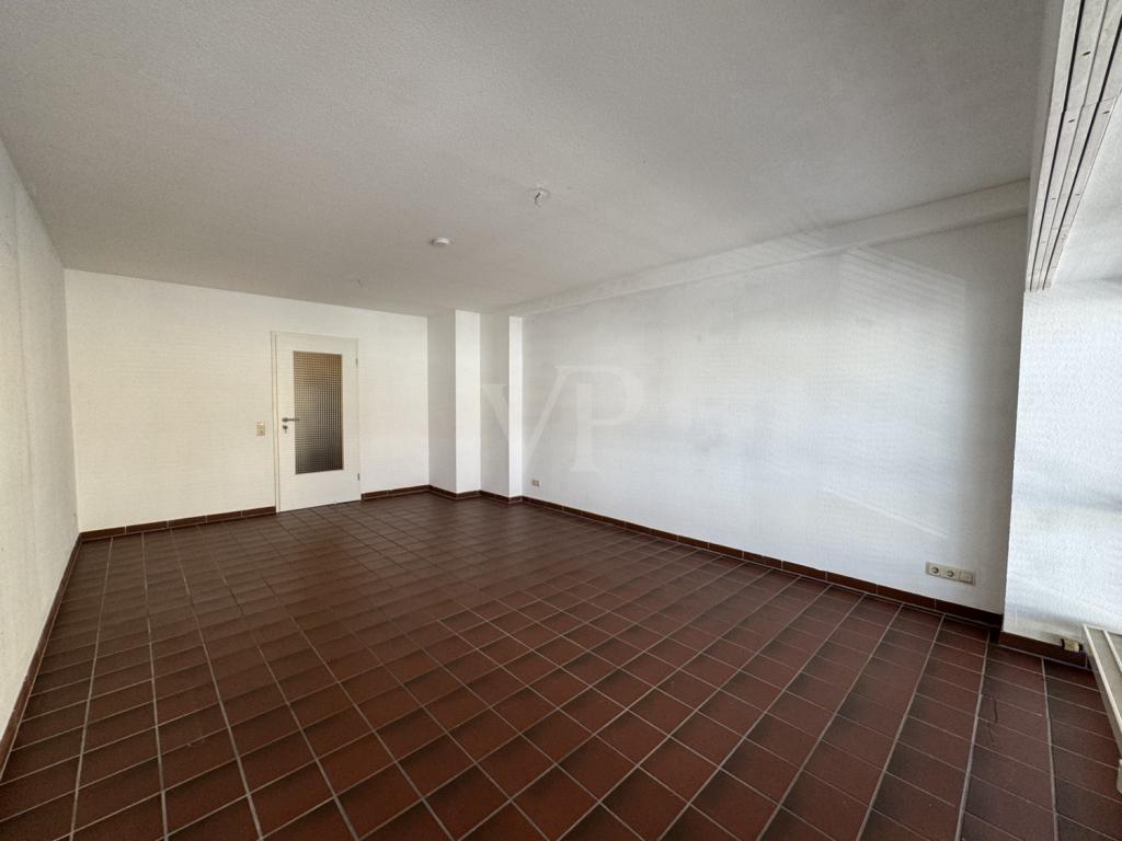 Charmante Einzimmerwohnung in bester Lage - direkt am schönen Marktplatz von Homburg - Photo 3