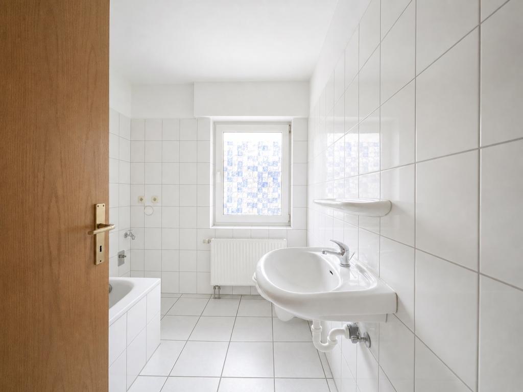 Schöne 4-Z-Dachgeschosswohnung mit toller Aussicht in ruhiger Wohnlage - Provisionsfrei - Photo 4