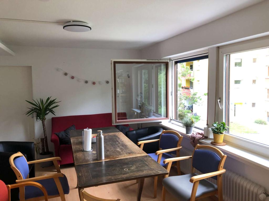 Letzte Chance: Charmantes WG-Haus mit freien Zimmern sucht neue Mitbewohner! - Photo 2
