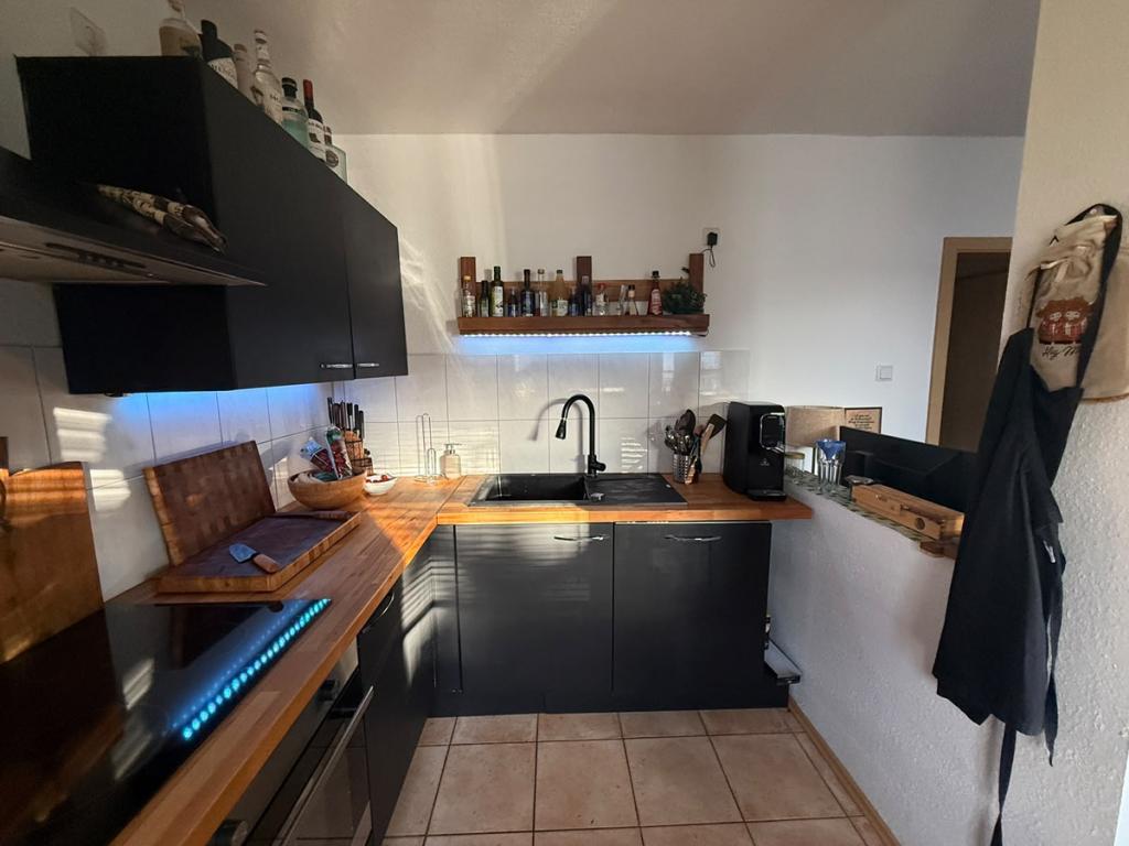 Schöne 3-Zimmer-Dachgeschosswohnung in Duisburg-Buchholz - Photo 2