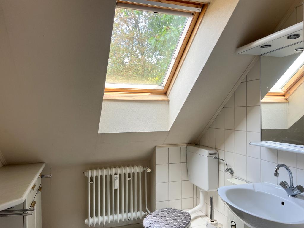 Bad mit Dusche im DG