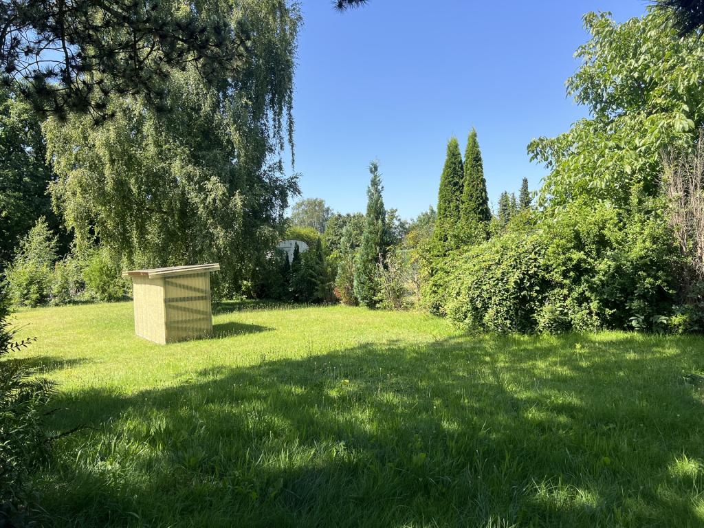 Großer Hintergarten