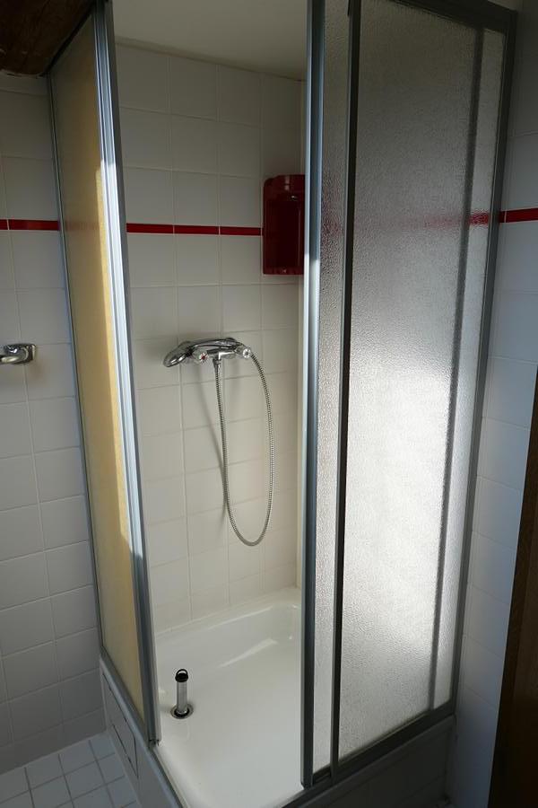 Bad_oben_r_Dusche.JPG