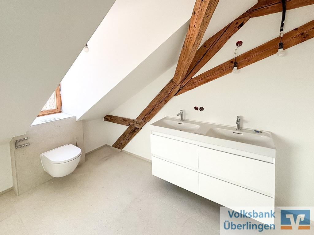 Exklusive Dachgeschosswohnung in bester Lage (Biogasheizung) - Photo 1