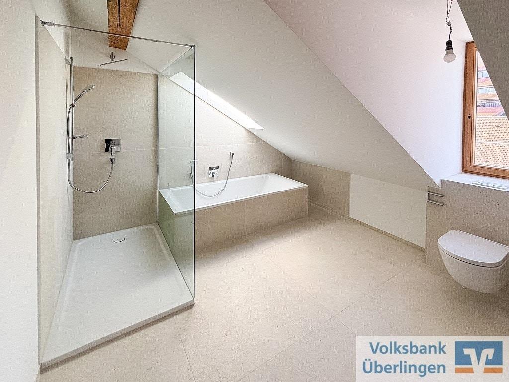 Exklusive Dachgeschosswohnung in bester Lage (Biogasheizung) - Foto 5
