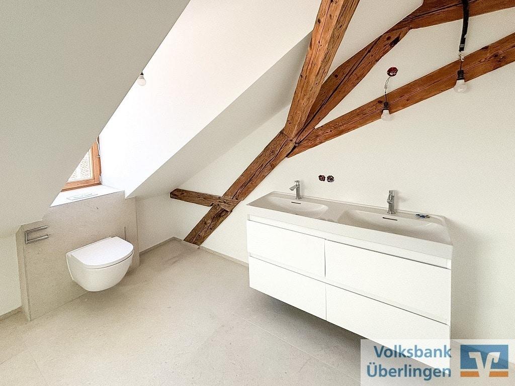 Exklusive Dachgeschosswohnung in bester Lage (Biogasheizung) - Foto 3