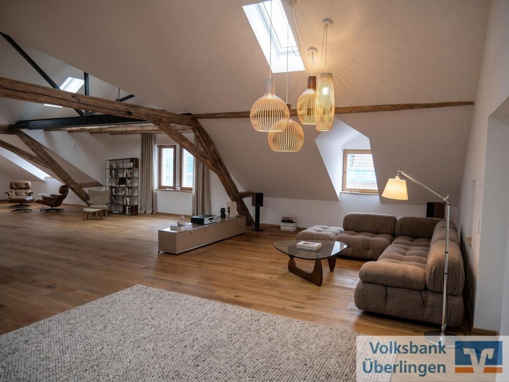 Exklusive Dachgeschosswohnung in bester Lage (Biogasheizung) - Foto 1