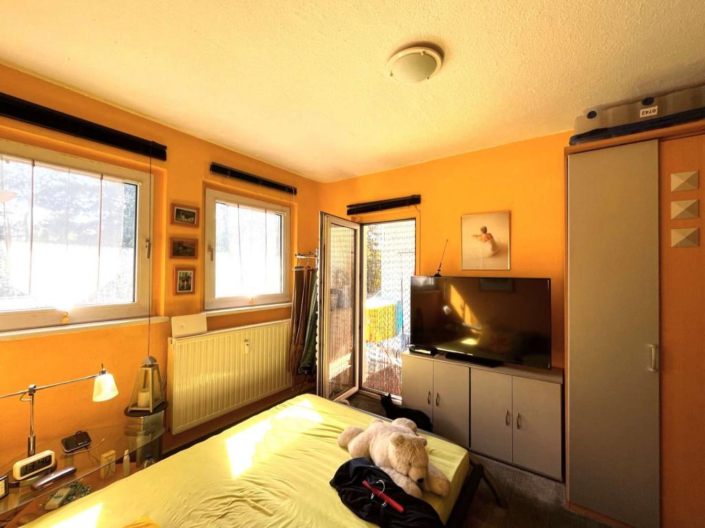 1.OG rechts mitte - Schlafzimmer