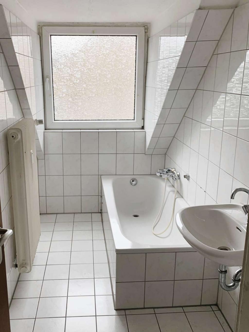 DG rechts - Badezimmer