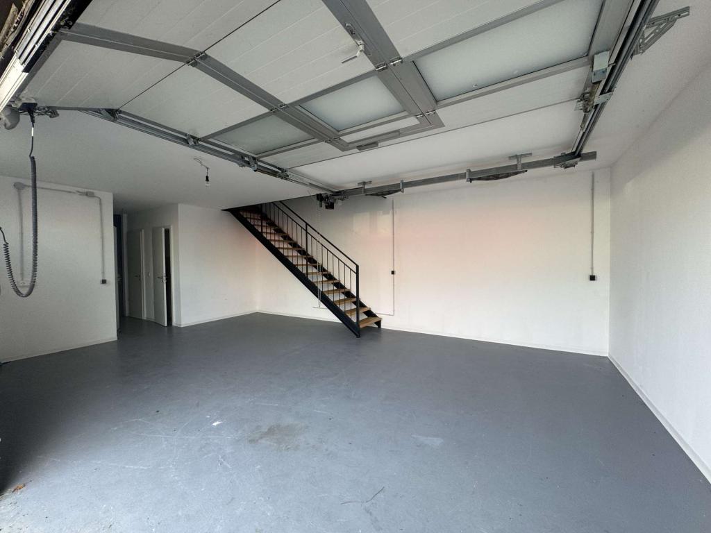 Einfahrt Halle - Gewerbeteil (38)
