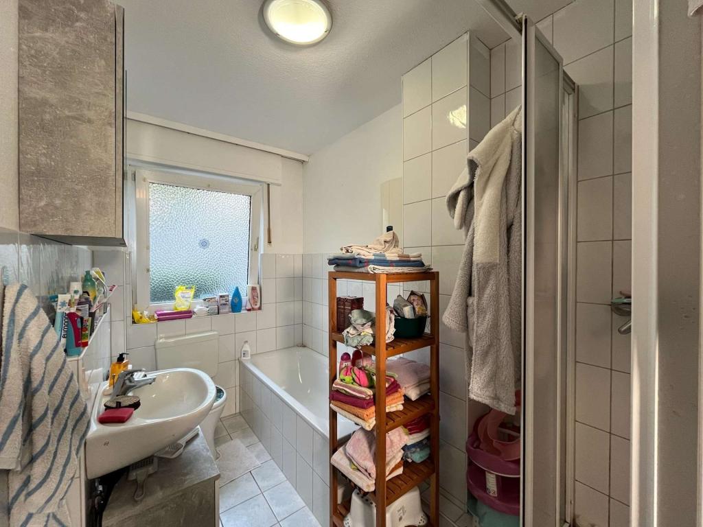 EG rechts - Badezimmer