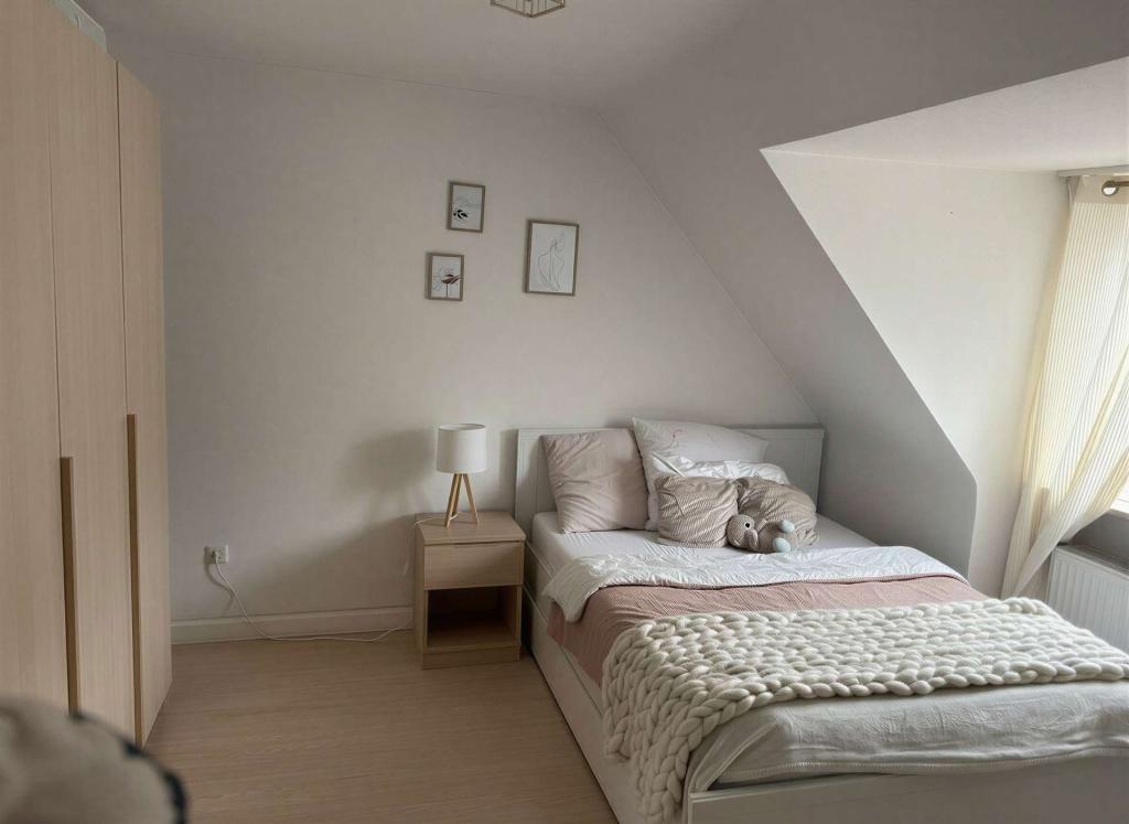 Großzügige Dachgeschosswohnung in Essen – ideal für Studenten oder Singles - Photo 4