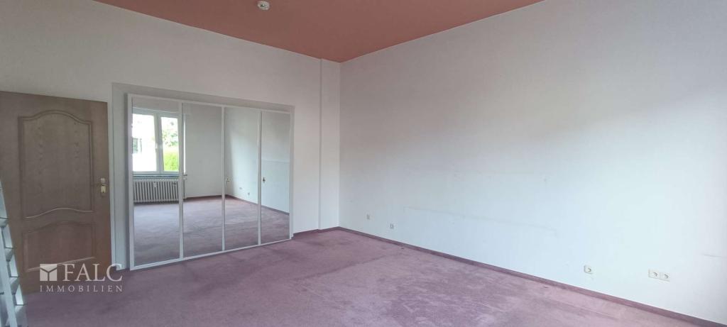 Nostalgie trifft Charme: 3,5-Zimmer-Wohnung auf 125 m² mit Terrasse - Foto 4