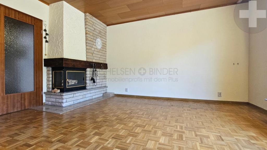 05_Wohnzimmer-mit-Kamin_ID209250127OW