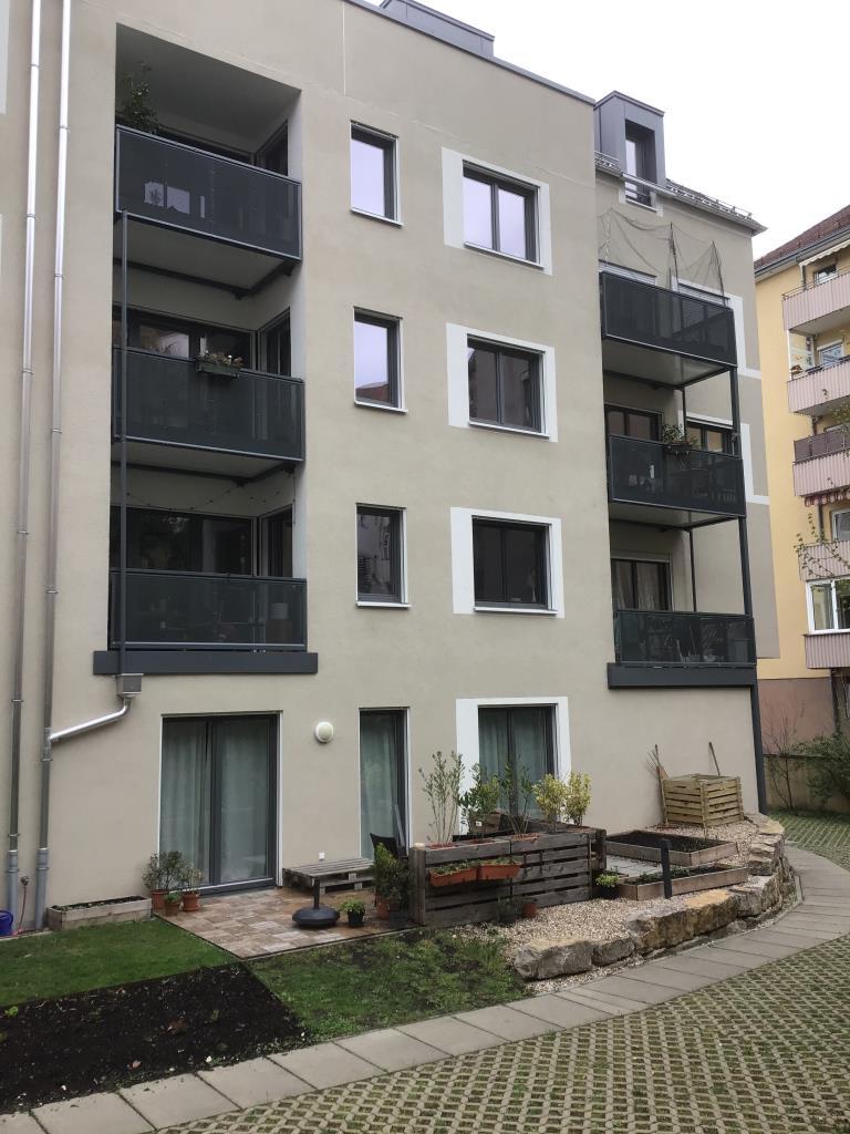 Hausansicht Balkone
