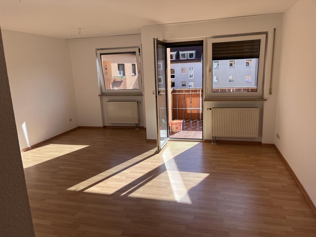 Gut aufgeteilte 3-Zimmerwohnung- Balkon - Wanne/Dusche - TG-Stellplatz - Aufzug - Bj. 1990 - Foto 1