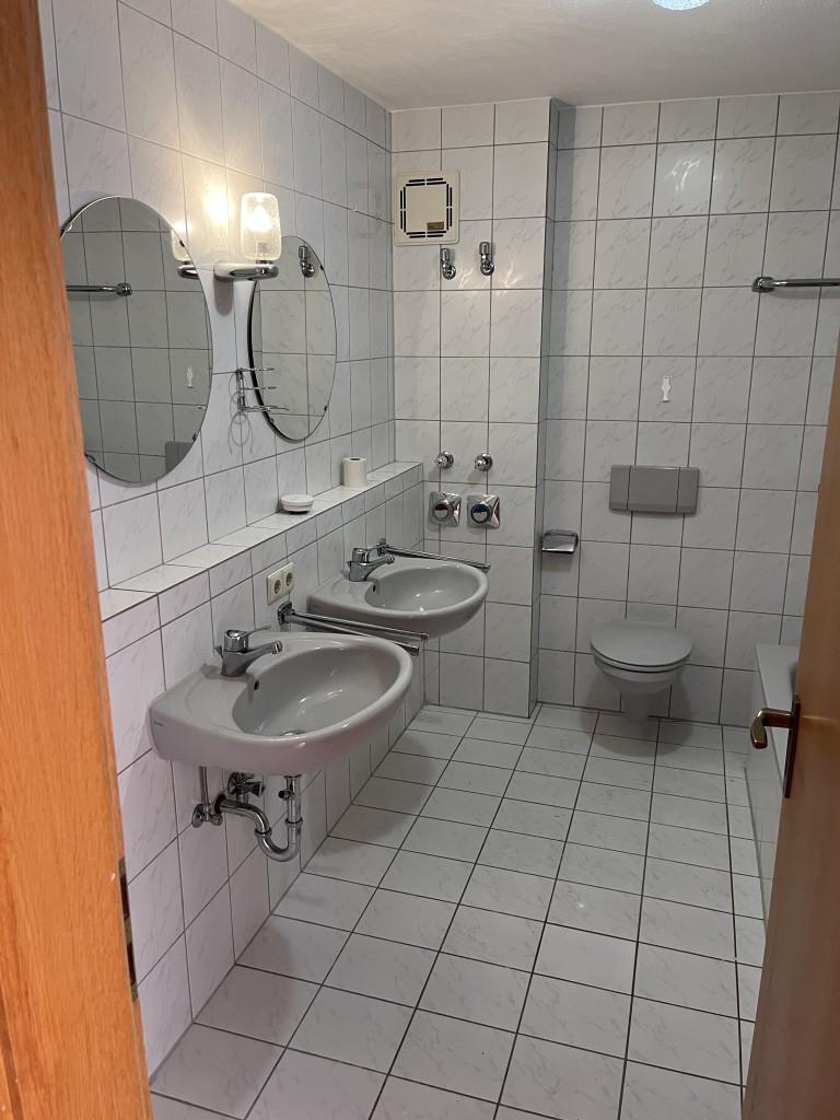 Gut aufgeteilte 3-Zimmerwohnung- Balkon - Wanne/Dusche - TG-Stellplatz - Aufzug - Bj. 1990 - Foto 4