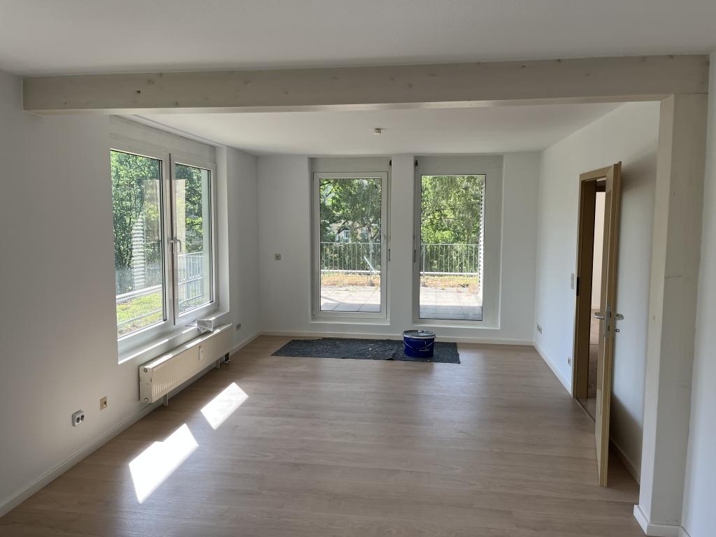 Helle 2-Zimmerwohnung - Watzmannstraße - Renoviert- Neue Einbauküche - Terrasse - Photo 2