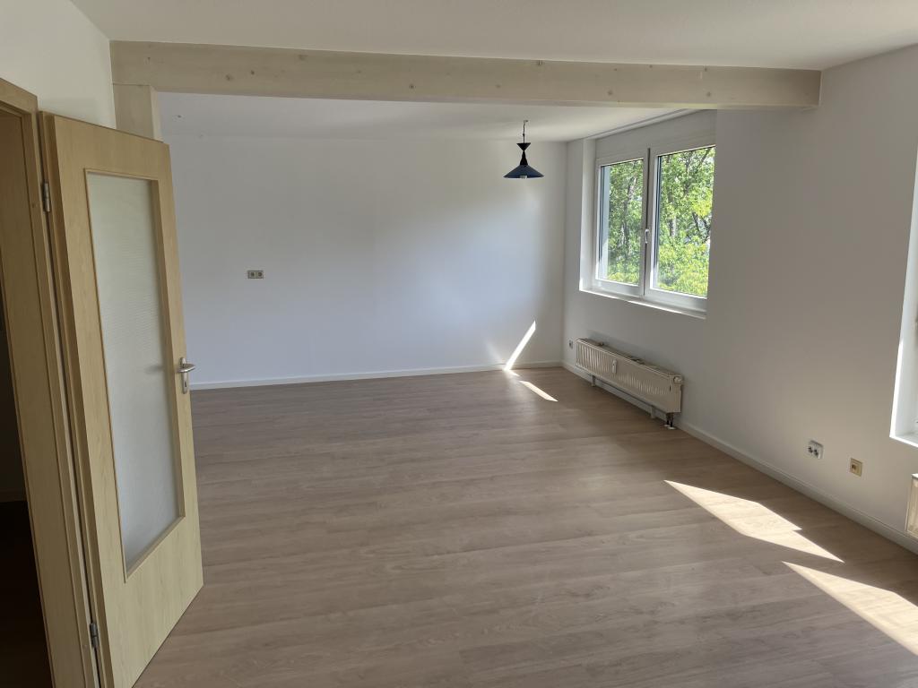 Helle 2-Zimmerwohnung - Watzmannstraße - Renoviert- Neue Einbauküche - Terrasse - Photo 1
