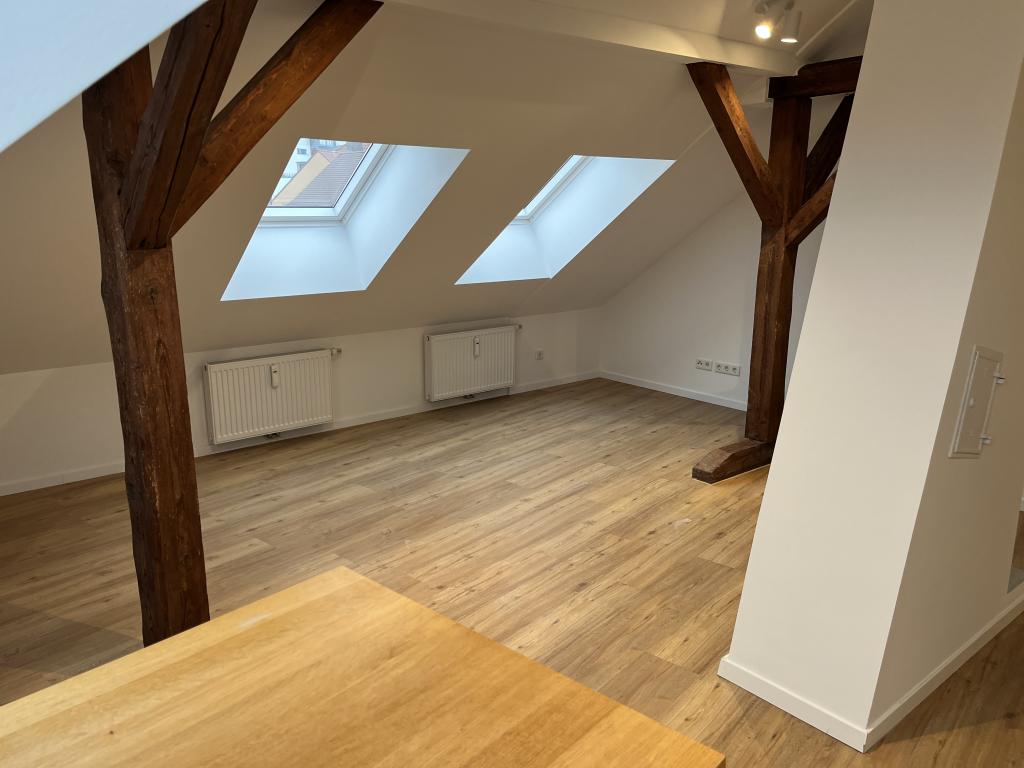 Helle 2-Zimmerwohnung - DG - Duschbad - Einbauküche - Renoviert - Kein Aufzug - Foto 5