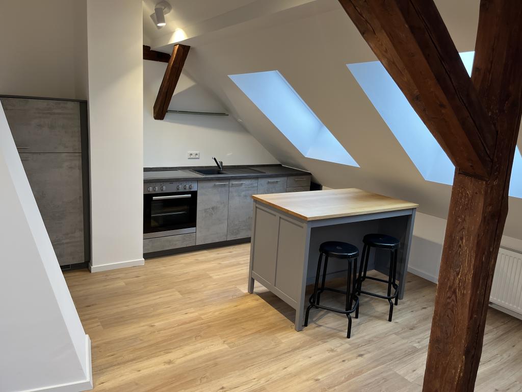 Helle 2-Zimmerwohnung - DG - Duschbad - Einbauküche - Renoviert - Kein Aufzug - Foto 1