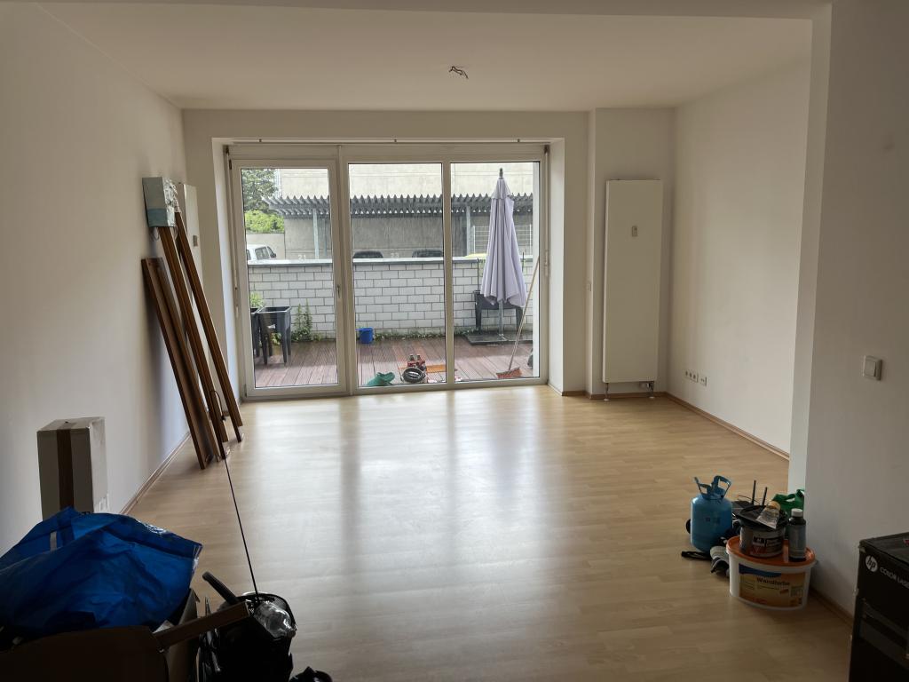 Helle und großzügige 2 Zimmerwohnung EG - Süd-Terrasse - Einbauküche - Photo 1