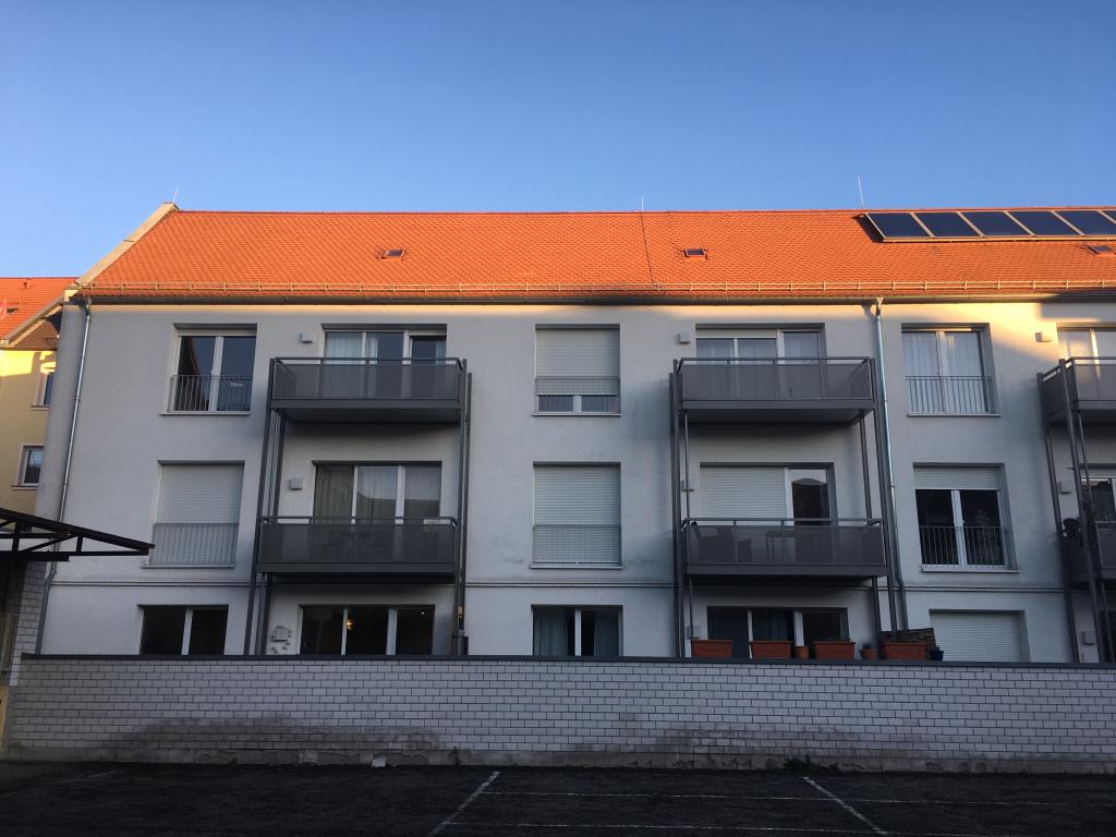 Helle und großzügige 2 Zimmerwohnung EG - Süd-Terrasse - Einbauküche - Foto 2