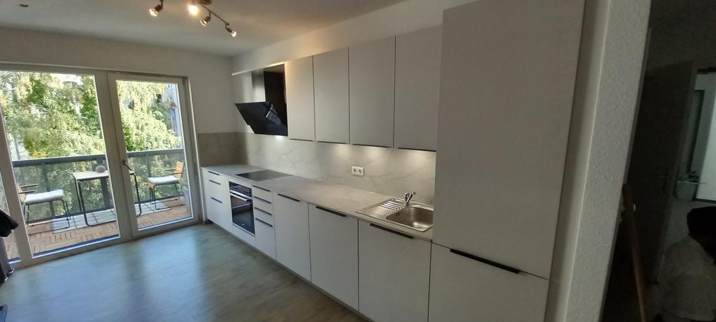 EINBAUKÜCHE - TAGESLICHTBAD - HELLE 3-ZIMMERWOHNUNG - BALKON - TG - Foto 1