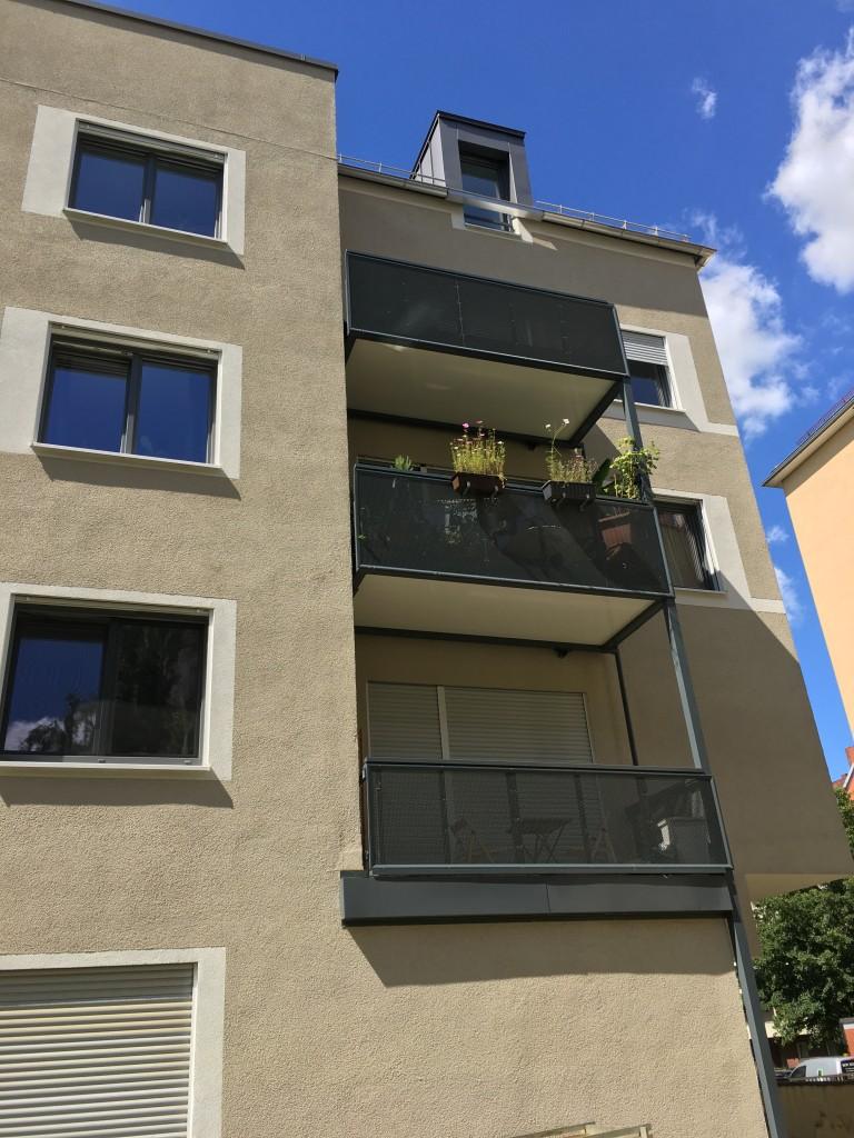 EINBAUKÜCHE - TAGESLICHTBAD - HELLE 3-ZIMMERWOHNUNG - BALKON - TG - Foto 2