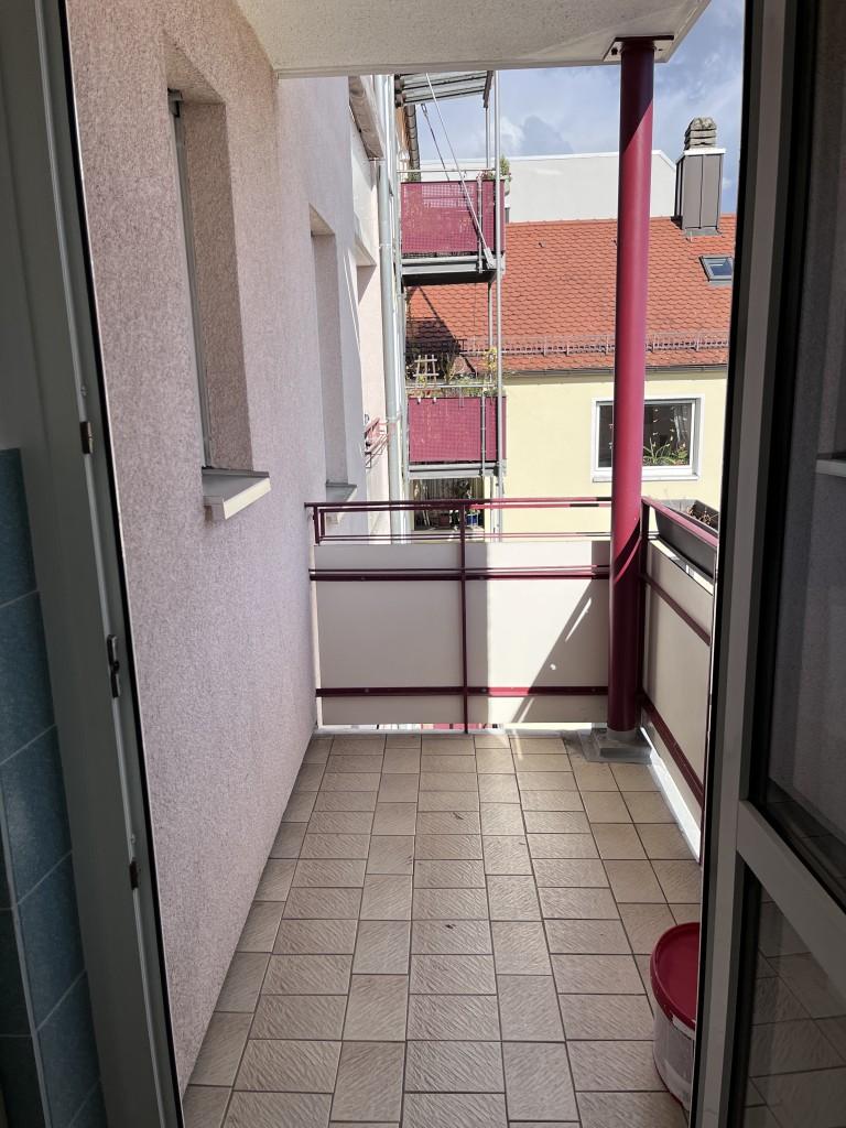 Helle 1-Zimmerwohnung - 3. OG - Einbauküche - Frisch gestrichen - Bezugsfrei - Kein Aufzug - Foto 5
