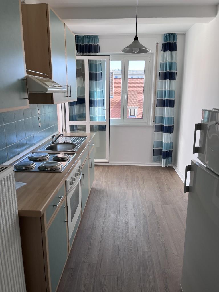 Helle 1-Zimmerwohnung - 3. OG - Einbauküche - Frisch gestrichen - Bezugsfrei - Kein Aufzug - Foto 1