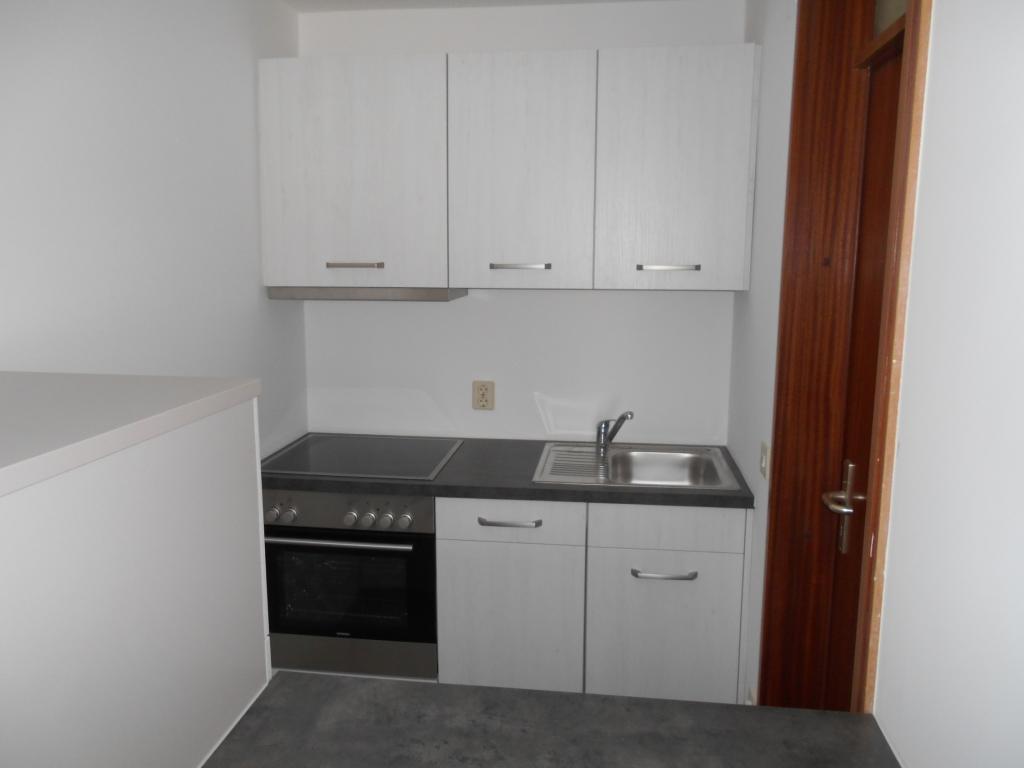 RENOVIERTE 2 ZIMMERWOHNUNG - EINBAUKÜCHE - DESIGNBODEN - 2 BALKONE - TG - Foto 4