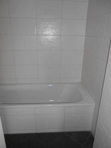 KESTLER IMMOBILIEN IVD - 3. OG - 3 ZI.-WOHNUNG - DESIGNBÖDEN - HELL GEFLIESTES BAD - Foto 4