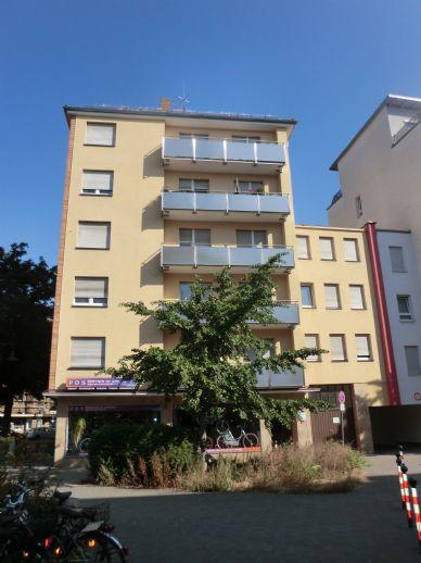 KESTLER IMMOBILIEN IVD - 3. OG - 3 ZI.-WOHNUNG - DESIGNBÖDEN - HELL GEFLIESTES BAD - Foto 5