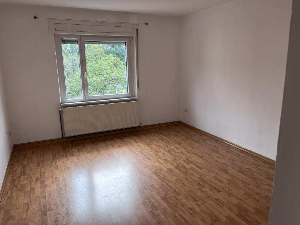 2-Zimmerwohnung - Einbauküche - Bad und WC getrennt - Laminatböden - Kein Aufzug - Foto 1