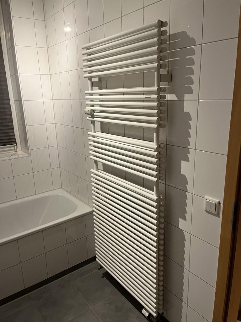 Helle und großzügige 2 Zimmerwohnung EG - Süd-Terrasse - Einbauküche - Tageslichtbad - Photo 4