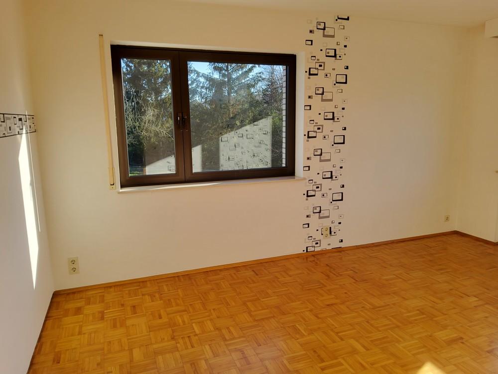 9fabb61f-fe09-4b7a-a524-92fe0bb44784.jpg
