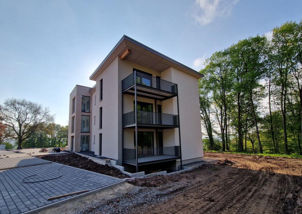 Traumhafte Penthouse-Wohnung in wunderschöner Aussichtslage in der Nähe von Limburg. - Photo 4