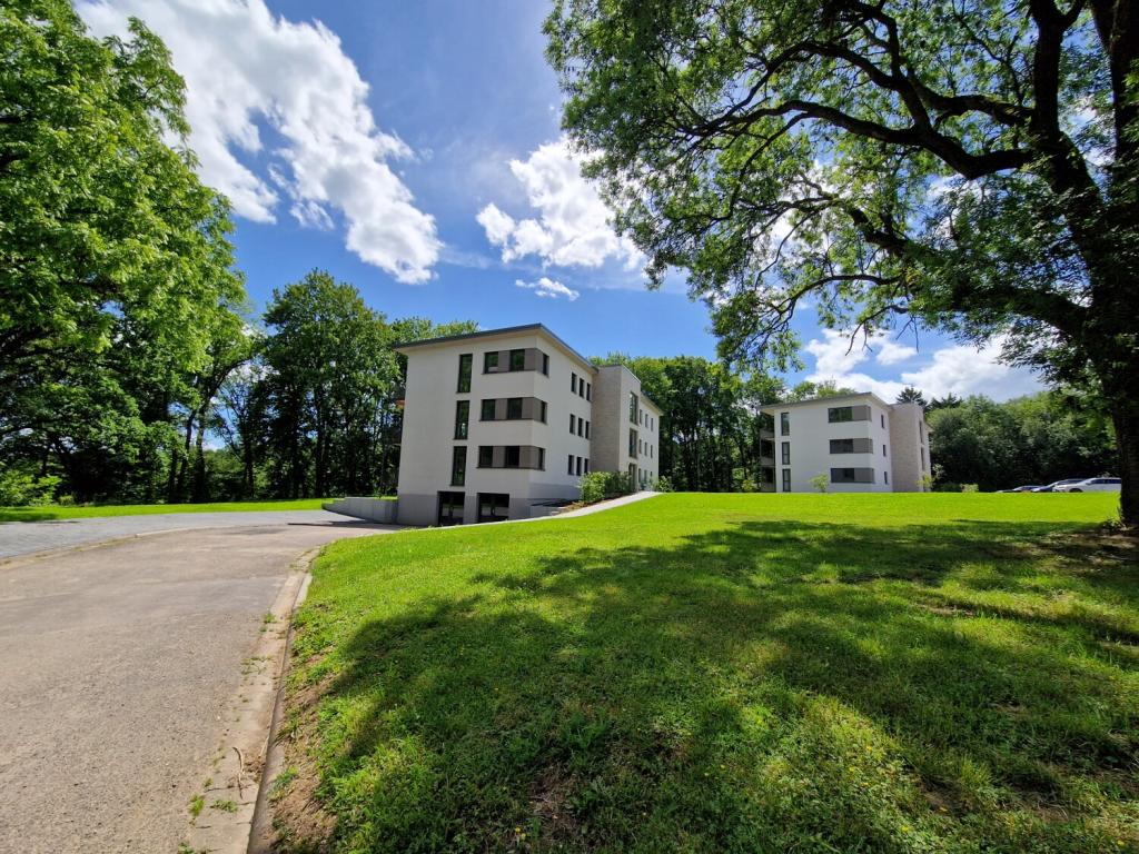 Traumhafte Penthouse-Wohnung in wunderschöner Aussichtslage in der Nähe von Limburg. - Photo 5