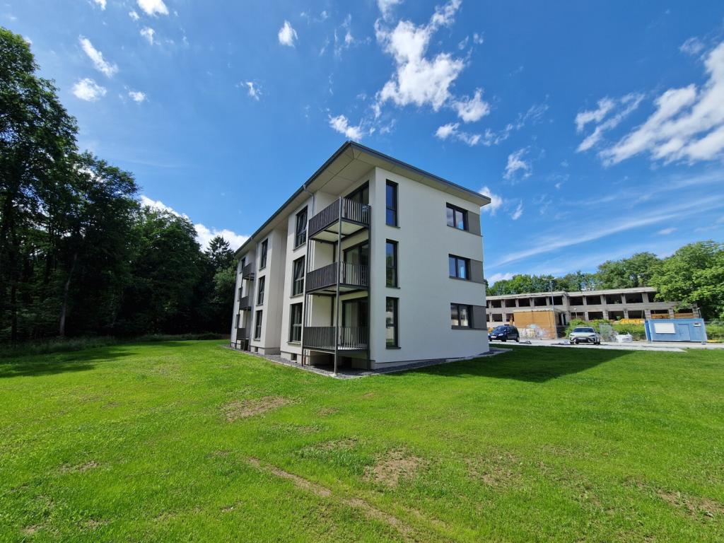 Traumhafte Penthouse-Wohnung in wunderschöner Aussichtslage in der Nähe von Limburg. - Photo 4