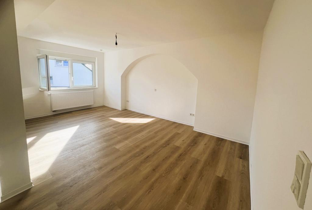 Großzügige modernisierte 6-Zimmer-Wohnung Nähe Limburg - Runkel-Steeden - Foto 1