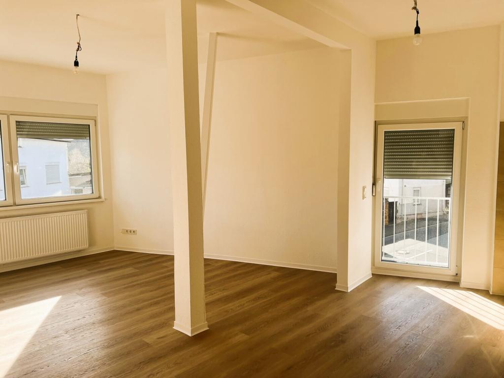 Großzügige modernisierte 6-Zimmer-Wohnung Nähe Limburg - Runkel-Steeden - Foto 2