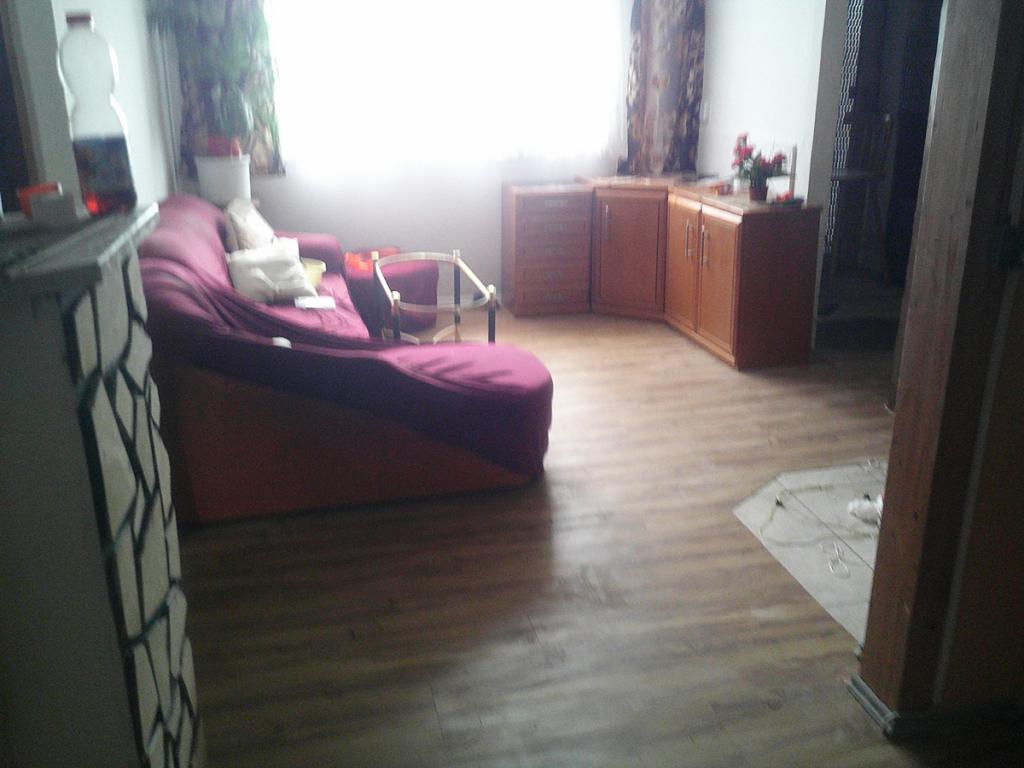 21  UG Wohnzimmer.JPG